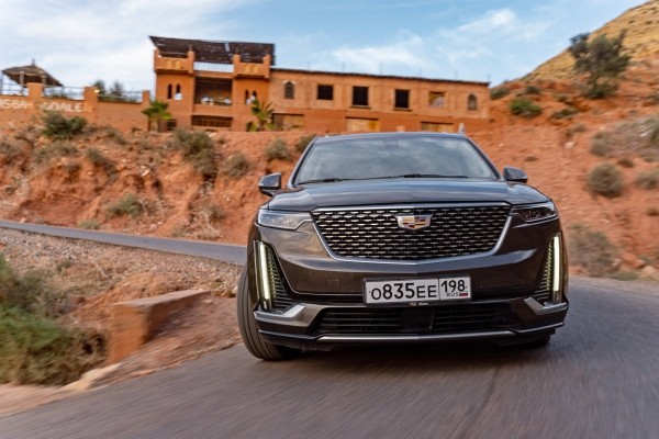 Раз, два, три &ndash; лампочка, гори! Первый тест-драйв Cadillac XT6