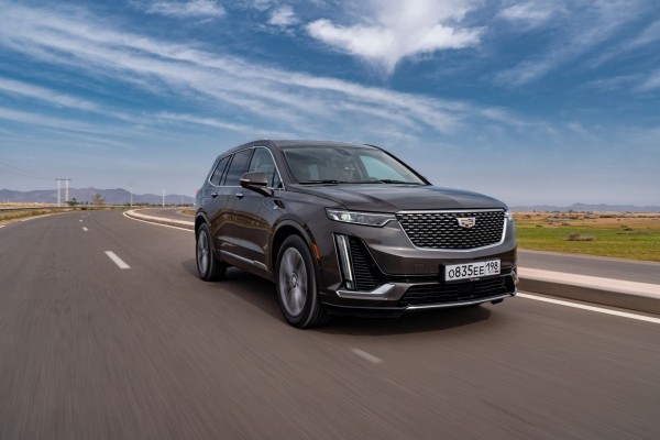 Раз, два, три &ndash; лампочка, гори! Первый тест-драйв Cadillac XT6