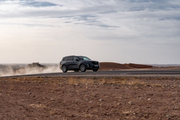 Раз, два, три &ndash; лампочка, гори! Первый тест-драйв Cadillac XT6