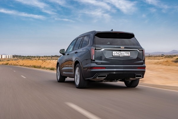 Раз, два, три &ndash; лампочка, гори! Первый тест-драйв Cadillac XT6
