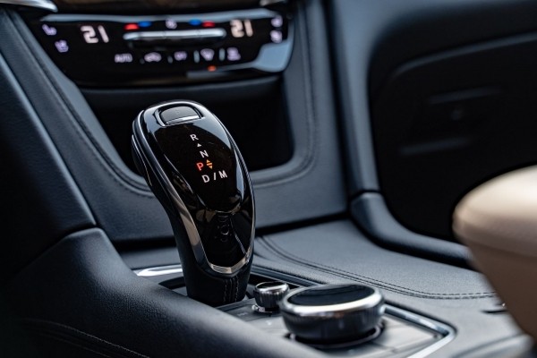 Раз, два, три &ndash; лампочка, гори! Первый тест-драйв Cadillac XT6