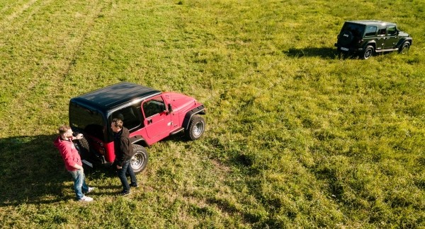 Много лет тому вперед: новый Jeep Wrangler против Wrangler TJ 1997