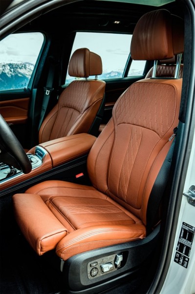 Баварский гигант: BMW X7