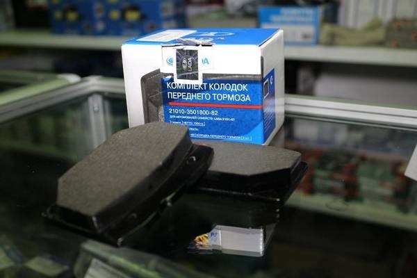 Замена тормозных колодок на Калине Очередность действий : пошаговая инструкция Замена тормозных колодок на Калине Очередность действий : пошаговая инструкция