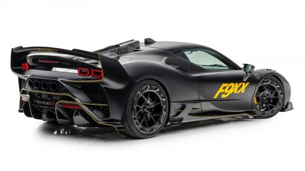 &laquo;Жеребец&raquo; для Бэтмена: Mansory полностью преобразила и прокачала Ferrari SF90