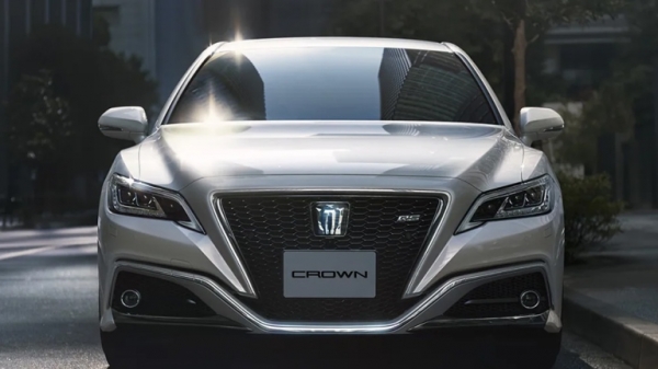 Toyota 15 июля представит новые модели CROWN Toyota 15 июля представит новые модели CROWN