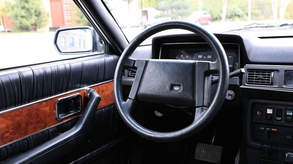 Italiano vero швейцарского происхождения: опыт владения Volvo 262С 1979 года