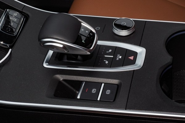 Между Tiggo и Exeed: тест-драйв Omoda C5 Между Tiggo и Exeed: тест-драйв Omoda C5