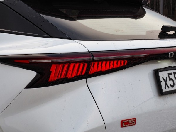 Между Tiggo и Exeed: тест-драйв Omoda C5 Между Tiggo и Exeed: тест-драйв Omoda C5