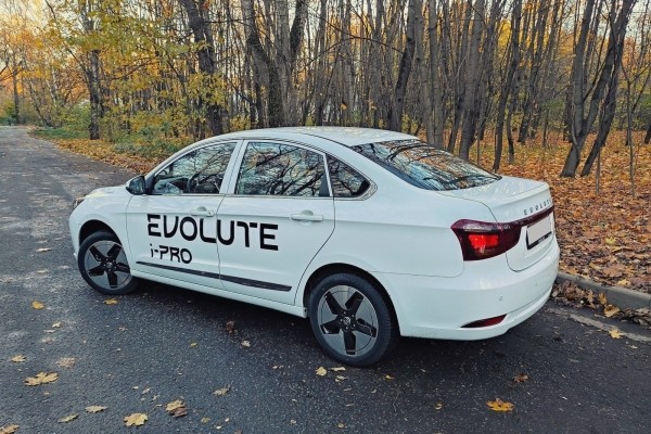 Тест-драйв электромобиля Evolute i-Pro: «зеленоглазое такси» за три миллиона Тест-драйв электромобиля Evolute i-Pro: «зеленоглазое такси» за три миллиона
