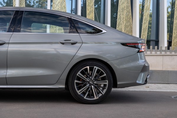 Вместо Toyota Camry, Kia К5 и Hyundai Sonata: тест-драйв Chery Arrizo 8 Вместо Toyota Camry, Kia К5 и Hyundai Sonata: тест-драйв Chery Arrizo 8