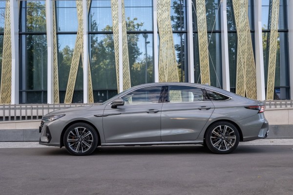 Вместо Toyota Camry, Kia К5 и Hyundai Sonata: тест-драйв Chery Arrizo 8 Вместо Toyota Camry, Kia К5 и Hyundai Sonata: тест-драйв Chery Arrizo 8