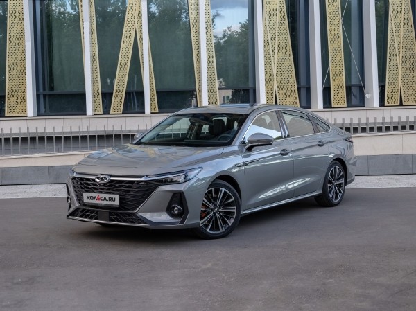 Вместо Toyota Camry, Kia К5 и Hyundai Sonata: тест-драйв Chery Arrizo 8 Вместо Toyota Camry, Kia К5 и Hyundai Sonata: тест-драйв Chery Arrizo 8