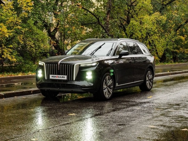 Пять дисплеев, пять метров и пять сотен сил: экспресс-тест Hongqi E-HS9 Пять дисплеев, пять метров и пять сотен сил: экспресс-тест Hongqi E-HS9