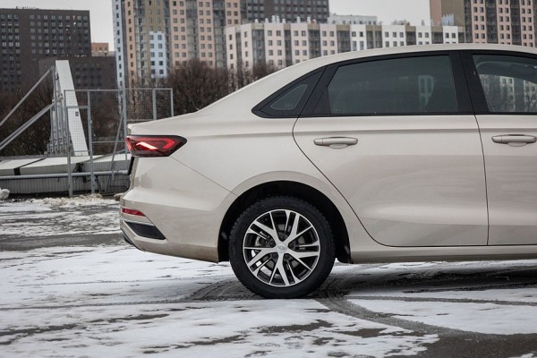 Тест-драйв Geely Emgrand: наш лучше белорусского? Тест-драйв Geely Emgrand: наш лучше белорусского?