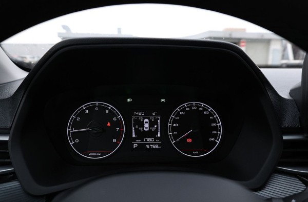 Тест-драйв Geely Emgrand: наш лучше белорусского? Тест-драйв Geely Emgrand: наш лучше белорусского?