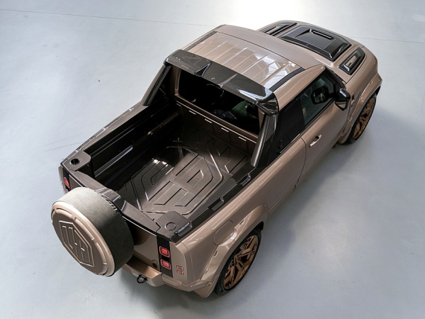 Urban Automotive сделала крутой карбоновый пикап на базе Land Rover Defender 110