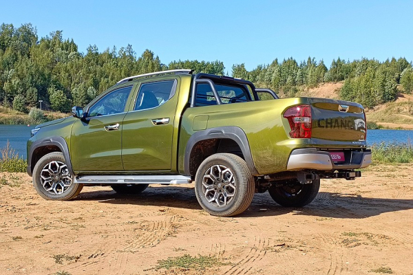 Немного Isuzu, оливковая зелень и две паллеты: тест-драйв дизельного Changan Hunter Plus Немного Isuzu, оливковая зелень и две паллеты: тест-драйв дизельного Changan Hunter Plus